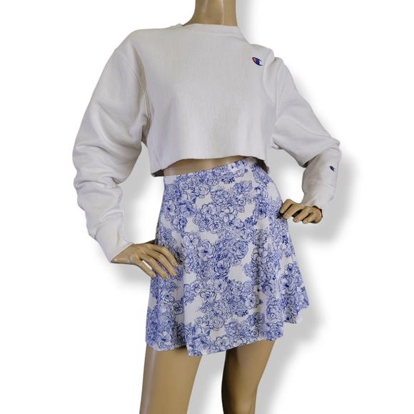 American Apparel Blue & White Floral Patterned Skirt Size Medium - Picture 8 of 8